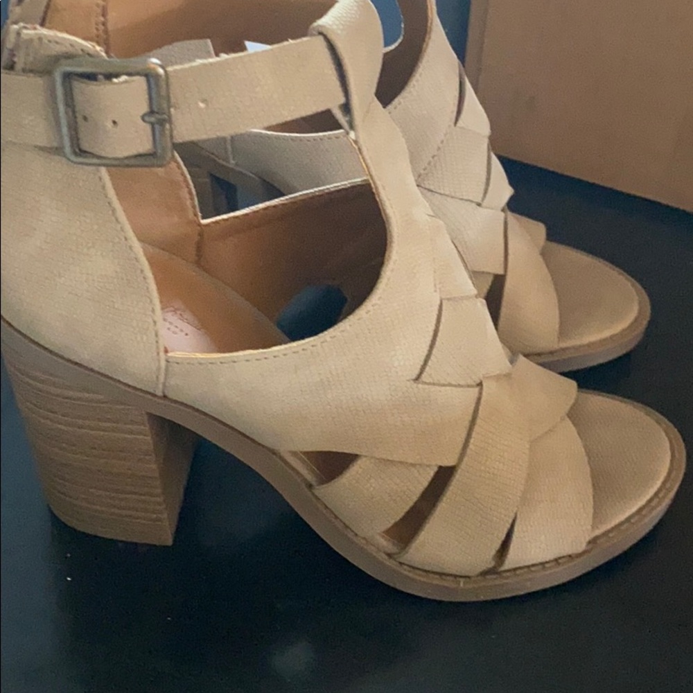 Woven heeled Sandals